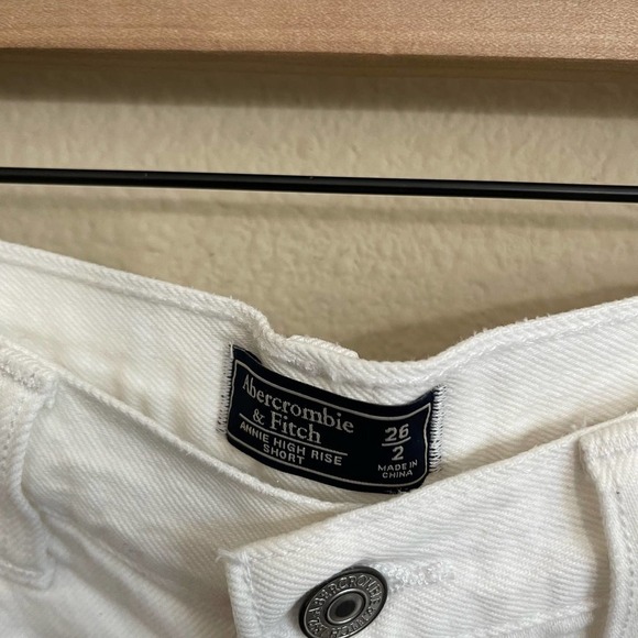 NEW NWT Abercrombie & Fitch Annie High Rise Distressed Cut-Off Denim Shorts 26 - Picture 8 of 11